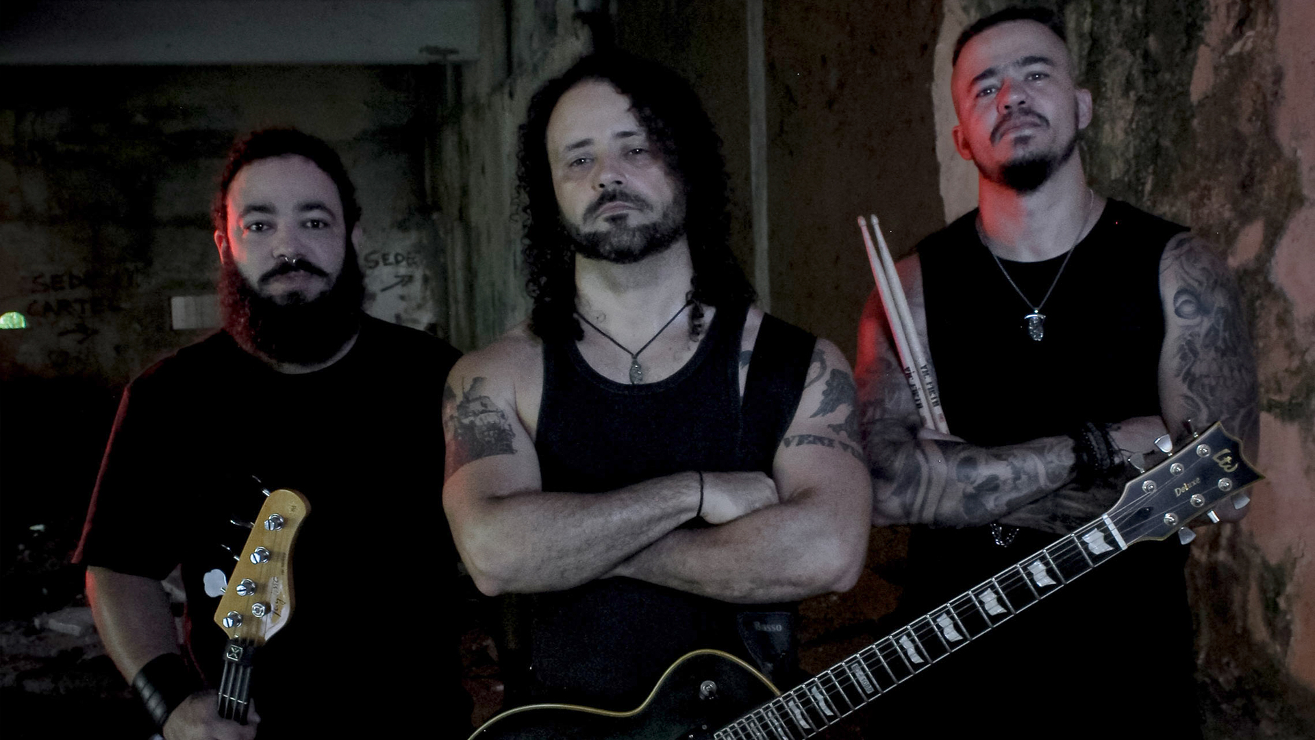 Trio de stoner metal lança música que batiza a banda