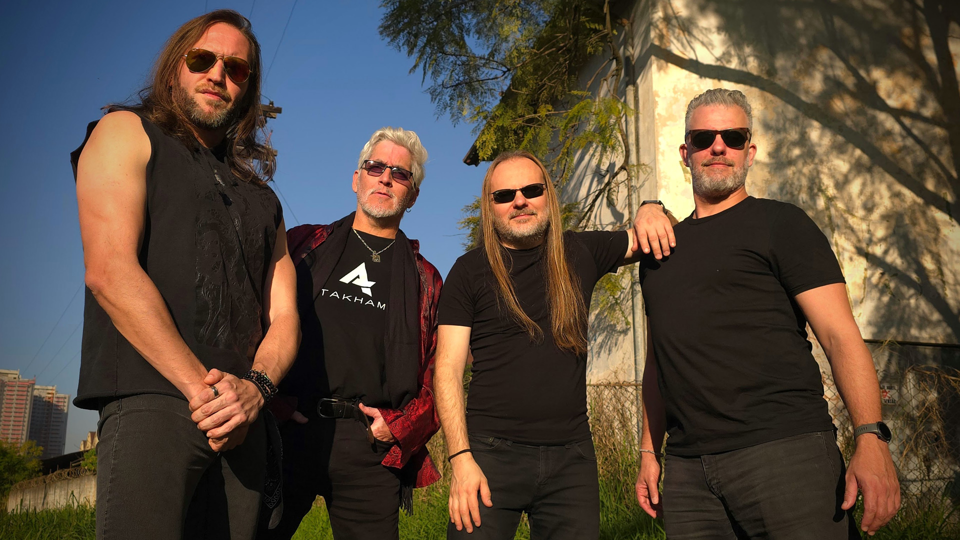 Atakhama apresenta versão de 'Beyond the Realms of Death'